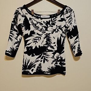 Angelica-Val knit top size medium